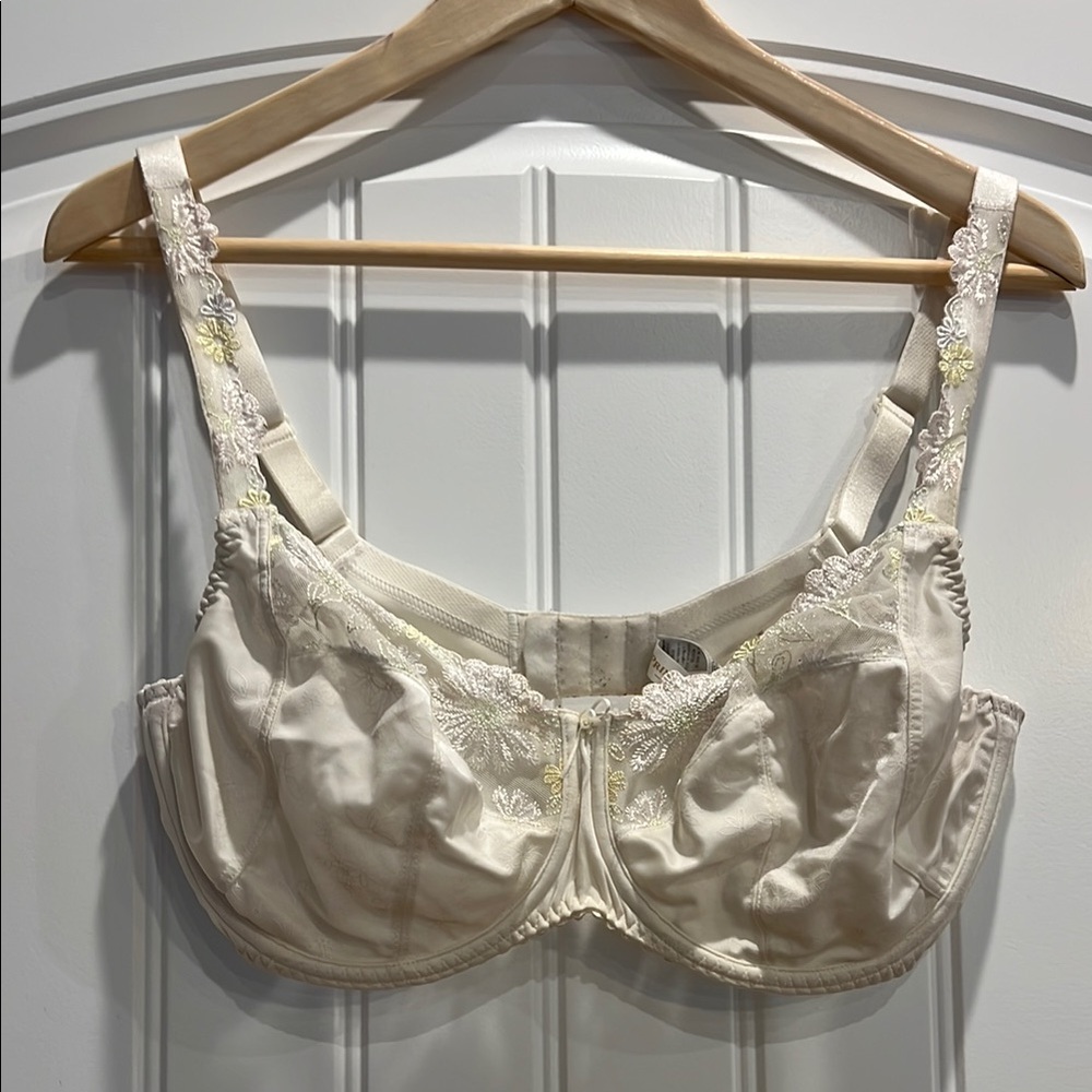 Prima Donna Cream Full Coverage Bra with Underwire Support Excellent Bra!